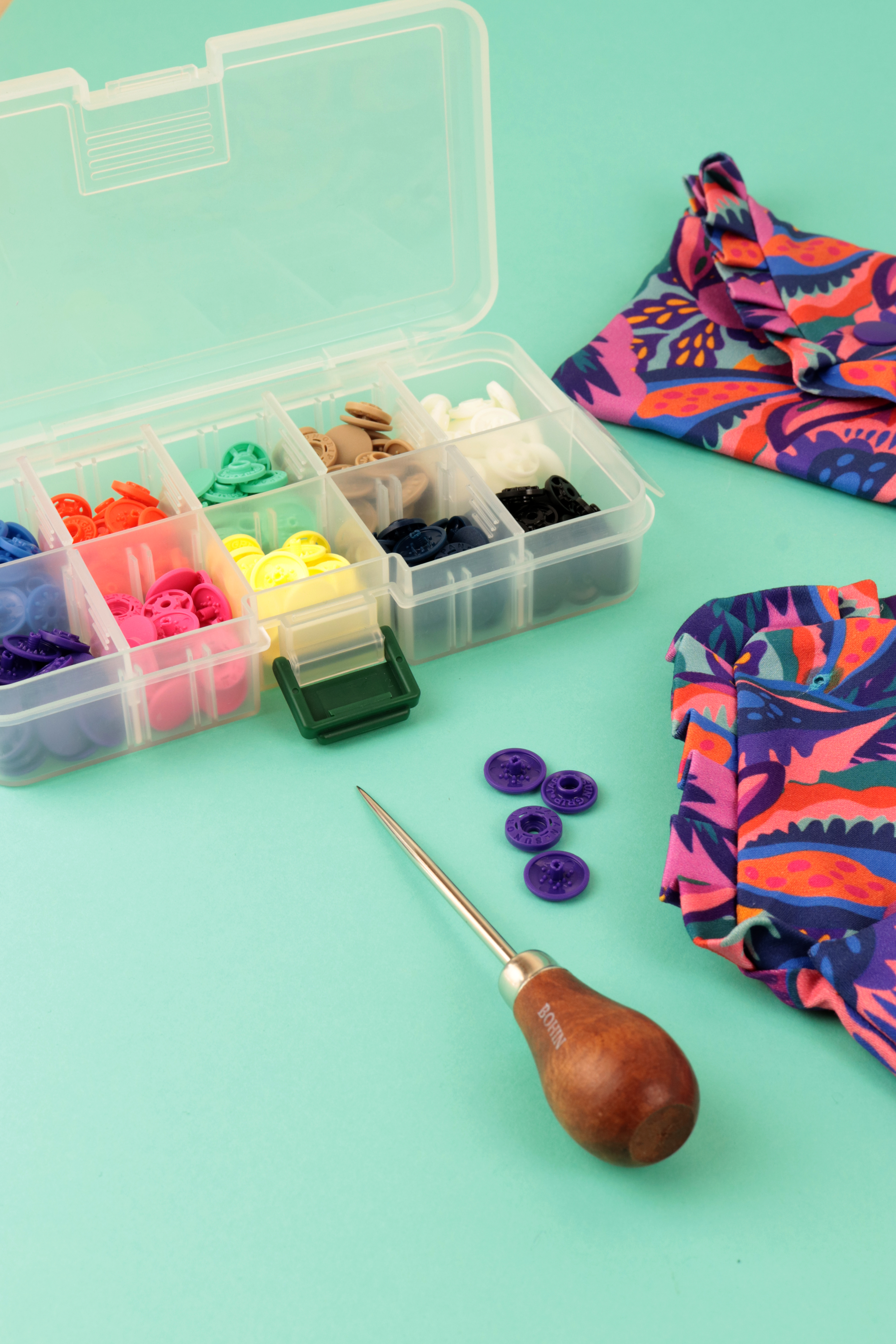 "FINGER SNAP" BUTTON 13mm 1/2"-BOX OF 80 assorted