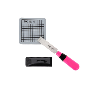 Precision buttonhole cutter with safety plate